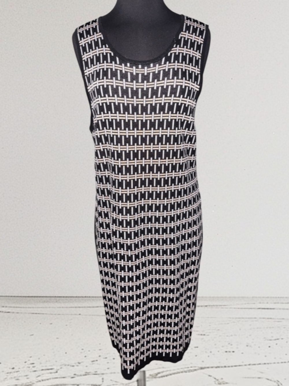 Vince Camuto Geometric Knit Shift Dress, P2P:18.5-20”, L:41.5”